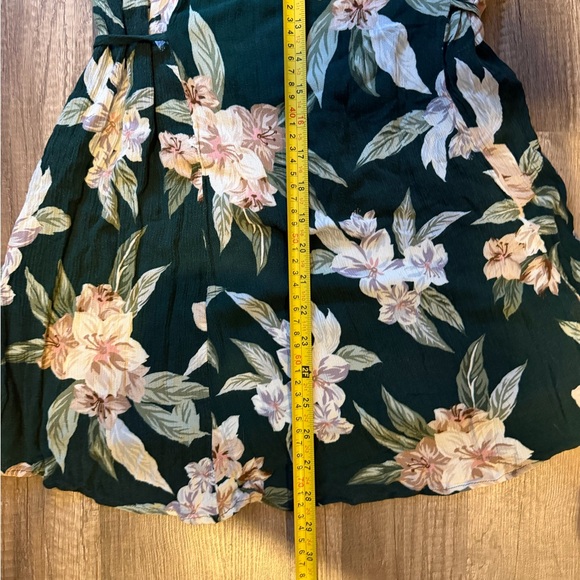 Show Me Your MuMu Dark Green Floral Romper Size Womens Med EUC - Picture 6 of 9